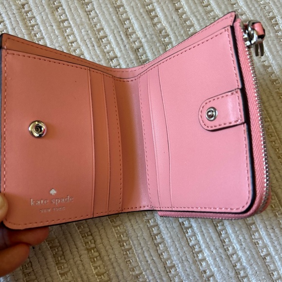Kate spade Pink Cream Patterson Drive Colorblock Small L-Zip Bifold Wallet - Picture 13 of 13